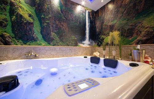 APARTAMENTO ESTRELLA SAUNA SPa JACUZZI - Photo 7