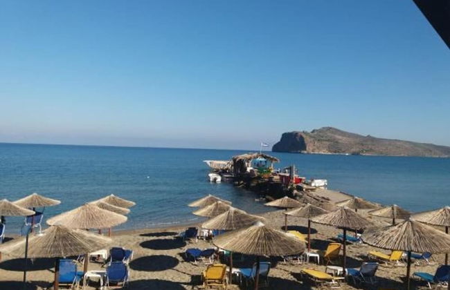 Litinas Beachfront Apartment - Photo 10