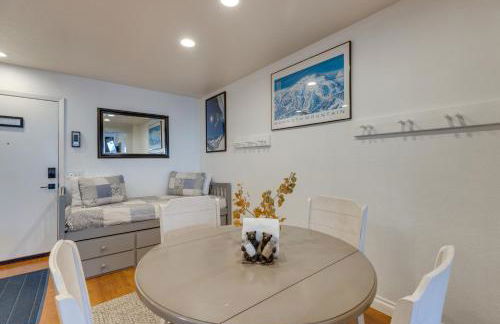 Mammoth Mtn Ski-InandOut Condo with Hot Tub Access! - Photo 13