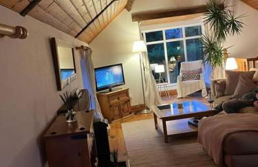 Converted Victorian Coach House on the North Coast - Foto 15