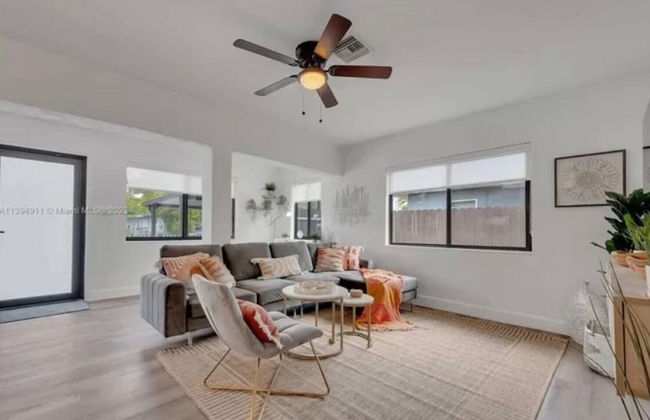 Boho Chic: 3BR Home With Pool - Foto 6