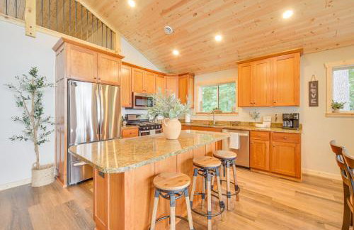 Boat Dock, BBQ and Fireside Fun Clam Lake Cabin - Foto 9