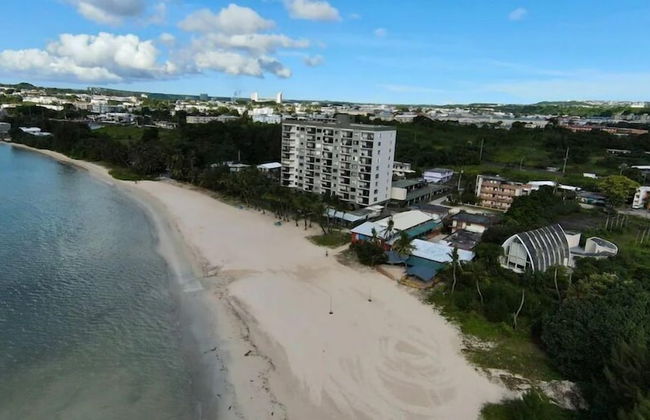 Beautiful Condos Near Private Beach - Foto 16