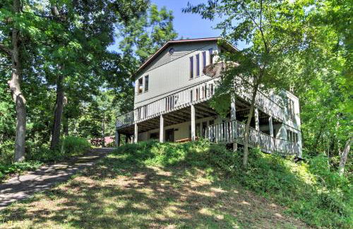 Waupaca Lakefront Home with Pool Table and Dock! - Foto 24