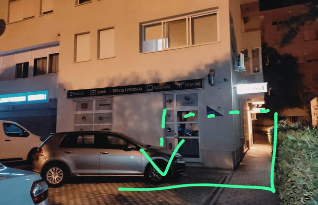 Immaculate Apartment in Center City With Parking - Photo 13