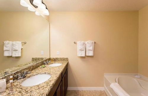 5Br 5 Bath Pvt Home Pool BBQ 11min Disney 2744ft - Foto 19