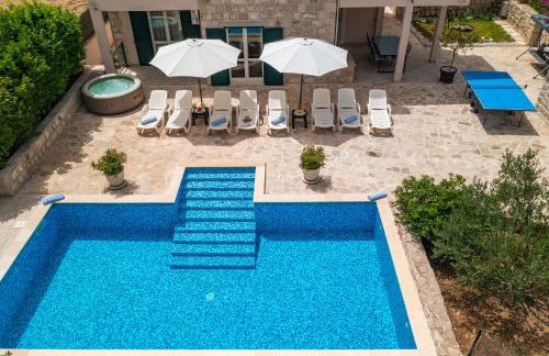 Villa Petmat - with private pool and 6 bedrooms - Photo 9