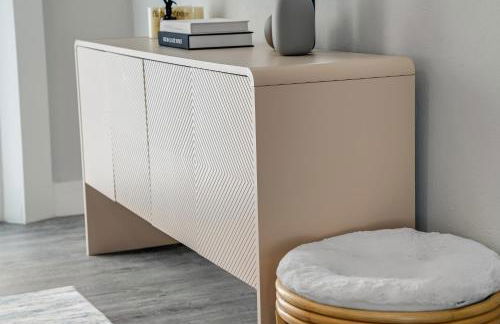 Luxe by Jenn - 3BR Retreat with Heated Pool - Photo 16