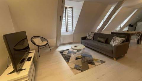 QUAI 65 , 3 pièces sur le port, à 250 m de la rue piétonne et de la mer - Foto 2