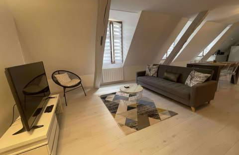 QUAI 65 , 3 pièces sur le port, à 250 m de la rue piétonne et de la mer - Foto 2