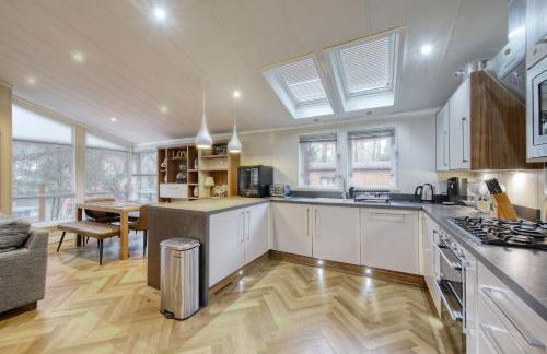 New Forest lodge - 194 NO PETS - Photo 4