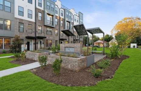 Luxe King Bed, Balcony, Garage in Downtown Raleigh - Foto 19