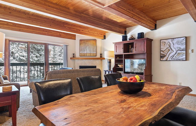 Riverside Condos A102 by Avantstay Condo Close To Downtown, Town Park & Ski Lift #8 - Foto 3