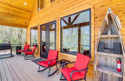 Riverfront Mountain View Cabin with Deck and Grill! - Foto 28