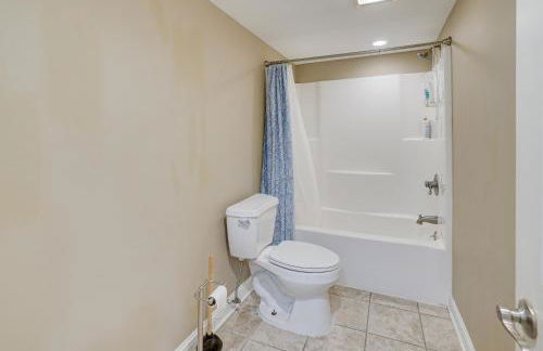 Quiet Marion Getaway with Fireplace! - Foto 21