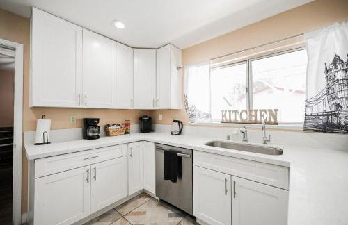 Spacious Henderson Hidden Gem! - Foto 8