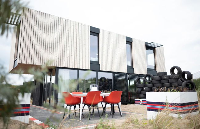 Modern, Trendy F1 Theme Lodge, Near the Sea - Foto 38