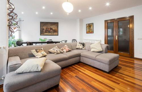 Lujoso y amplio piso con 5 habitaciones - Photo 12