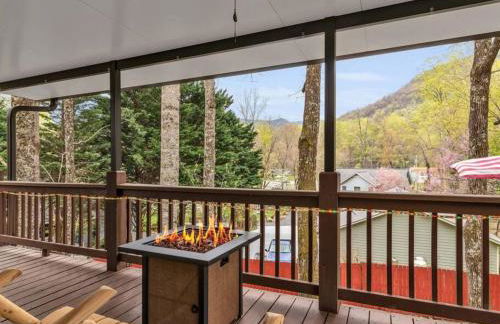 Soco Serene Cabin in the Heart of Maggie Valley - Foto 21