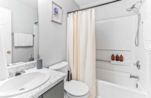 Screened Porch, Firepit, Patio! Peaceful in Pooler - Foto 18