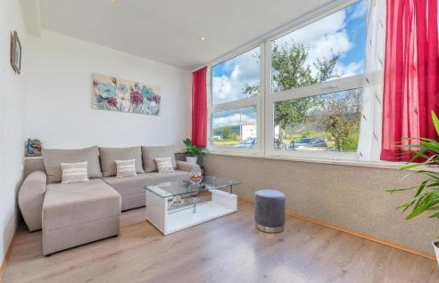 Three-Bedroom Holiday Home In Neoric - Photo 3