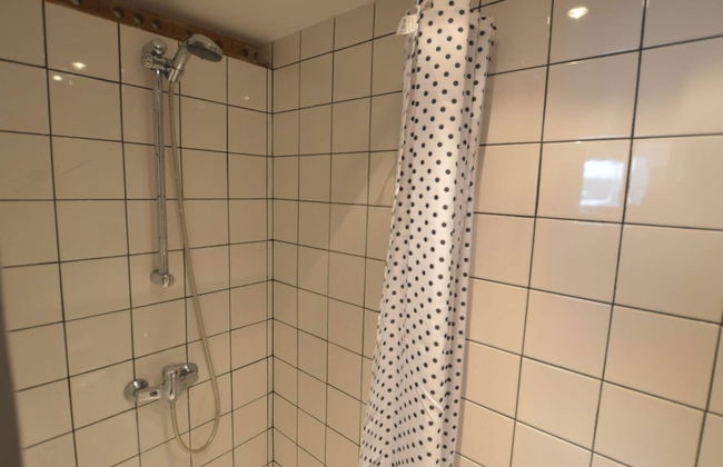 Rustic Farmhouse With Pool - Photo 25