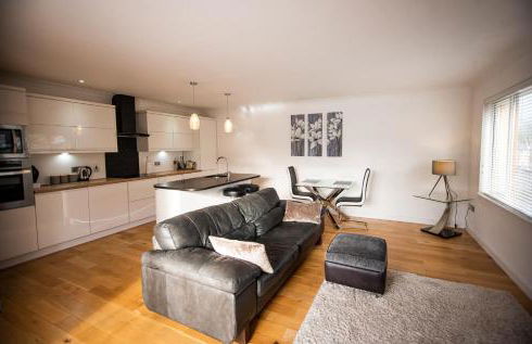 Langley Cottage with patio, spacious rooms - part of Langley Serviced Apartments several properties in Wick - Photo 20