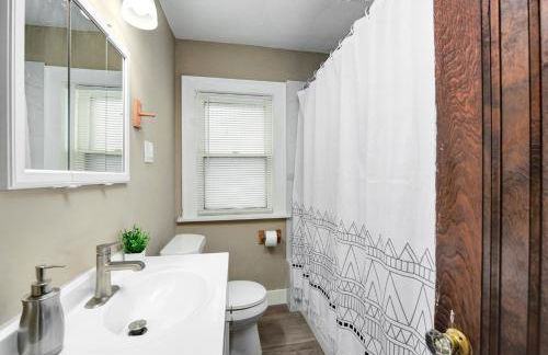 RocknRoll Crib 8 Min Cle Clinic Near Downtown - Foto 18