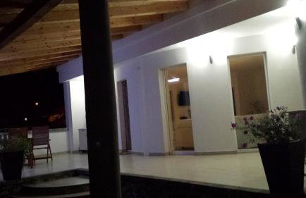 Nina Villa - Foto 54