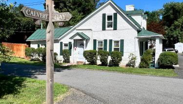 Across The Inn historic luxury Colonial 3BR House with Fast Wi-Fi - Foto 2