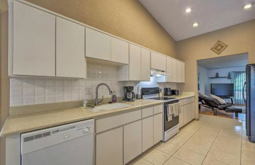 1 Mi to Weeki Wachee Home with Pool in Spring Hill - Foto 8