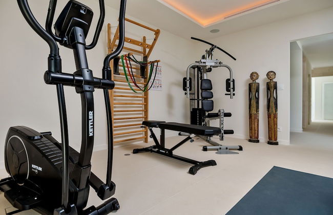 Beachfront Villa Seven Sins with Pool - Foto 32