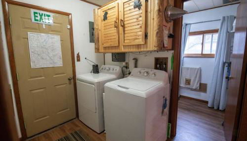 Black bear cabin with blow up hot tub - Foto 5