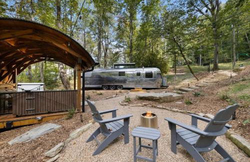 Airstream w Bathtub, River, & Hot Tub - Foto 8