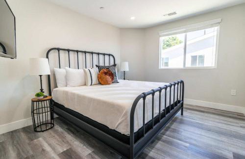 Modern 4BR Stay Premium Beds & Full Kitchen - Foto 26