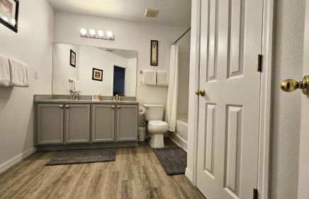 Bluelakeview Luxury Villa with Private Pool & Spa plus Lake Views, BBQ, Games Room - Photo 25