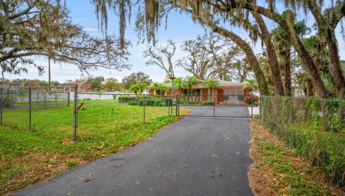 Family Pool Home • Sleeps 8 - Foto 3