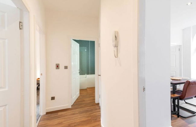 Bissets Bond - Converted Warehouse - Photo 11