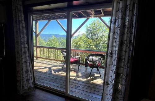 Red Rooster Family Cabin w/Hot Tub+Fire Pit+View - Foto 41