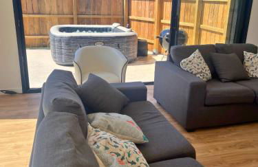 IDEAL - Villa, jaccuzi & jardin privé - 1 à 11 personnes - proche plage & bourg - Foto 9