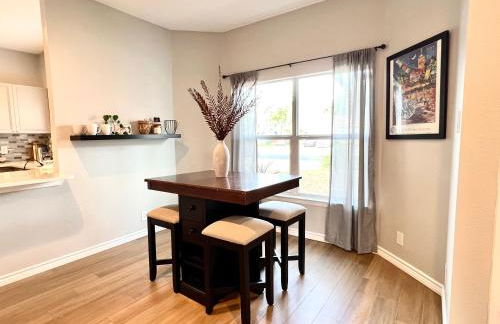 Modern 2 bedroom house w/backyard @La Cantera - Foto 5