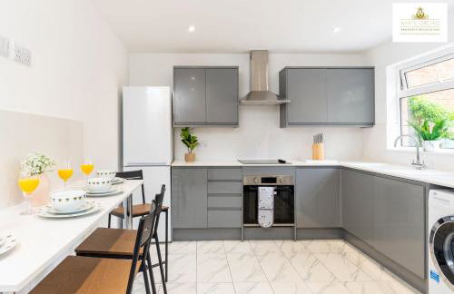 Contractors 3 Bed 2Bath House Free Off Street Parking for 2 Cars WiFi Stevenage Self Catering Sleeps 5 Guests By White Orchid Property Relocation - Foto 25