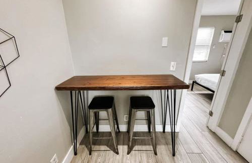 Rustic Retreats Modern 1BR for 4 guests in the heart of Fort Lauderdale - Foto 7