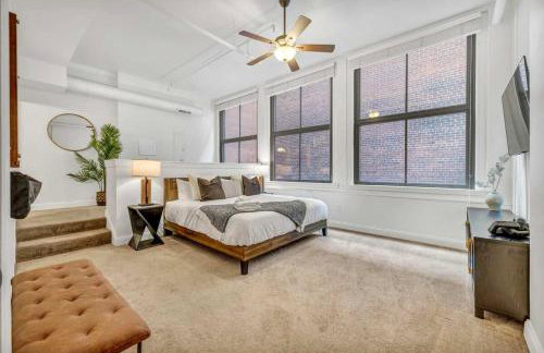 Lofts on E 4th, WALK TO CAVS, Sleeps 6 - Foto 53