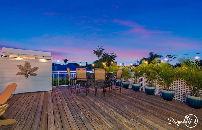 Chic 8BR with Heated Pool & Waterview - Photo 50