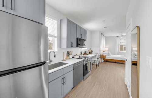 RG 2-1 DT Dallas l FIFA WORLD CUP READY l 5 Min from Love Field - Foto 4