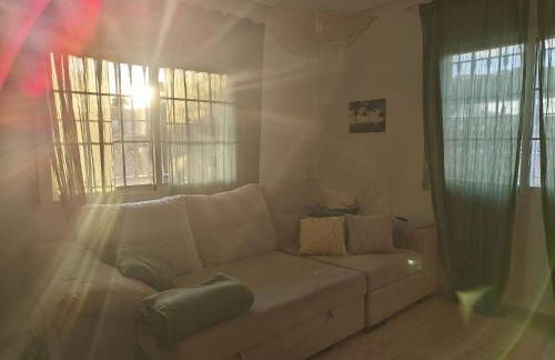 Dúplex mediterráneo con piscina y cenador - Foto 10