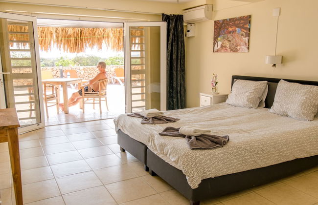 Hillside Resort - Photo 2