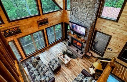 Luxe Cabin with Game Room, Hot Tub & Firepit - Foto 16
