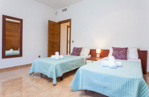 Villa Near Ibiza Town Sleeps 12 - Foto 23